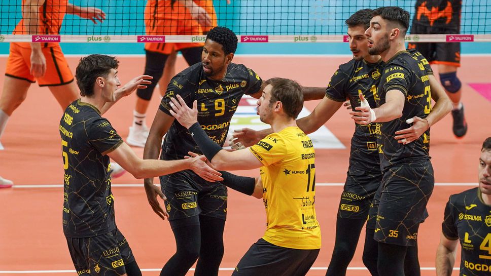 Капитанът на националния отбор на България Алекс Грозданов и шампионът