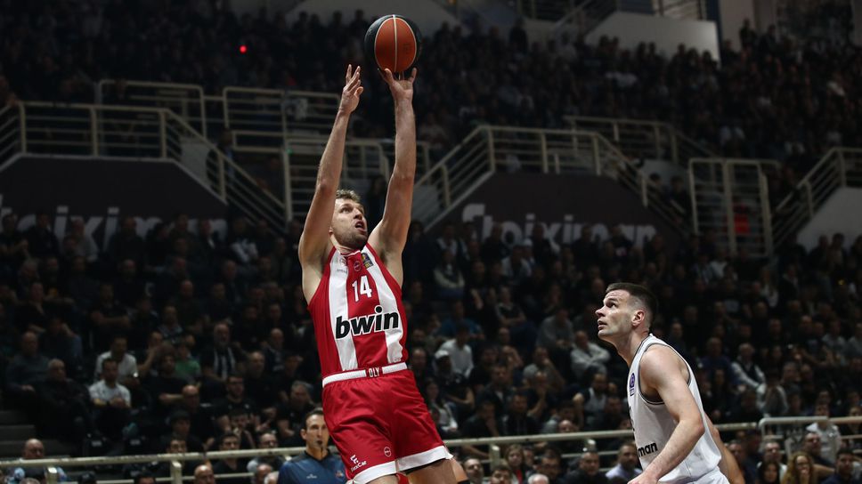 Олимпиакос и Везенков продължават без грешка в Гърция