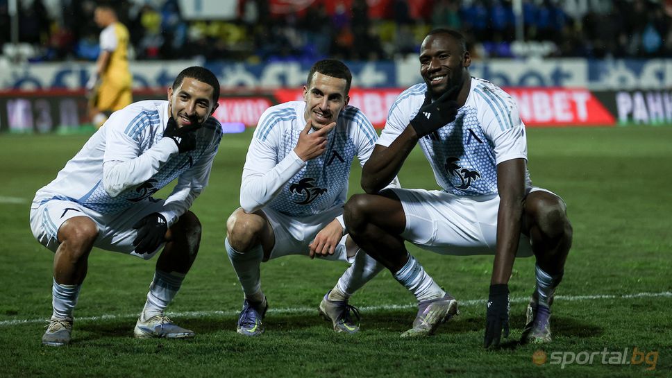 Нападателят на ЛевскиМустафа Сангаре не намери място в окончателния тим