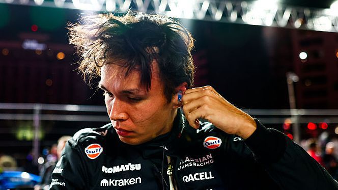 Наказанието за удара с Хамилтън изненадало Албон