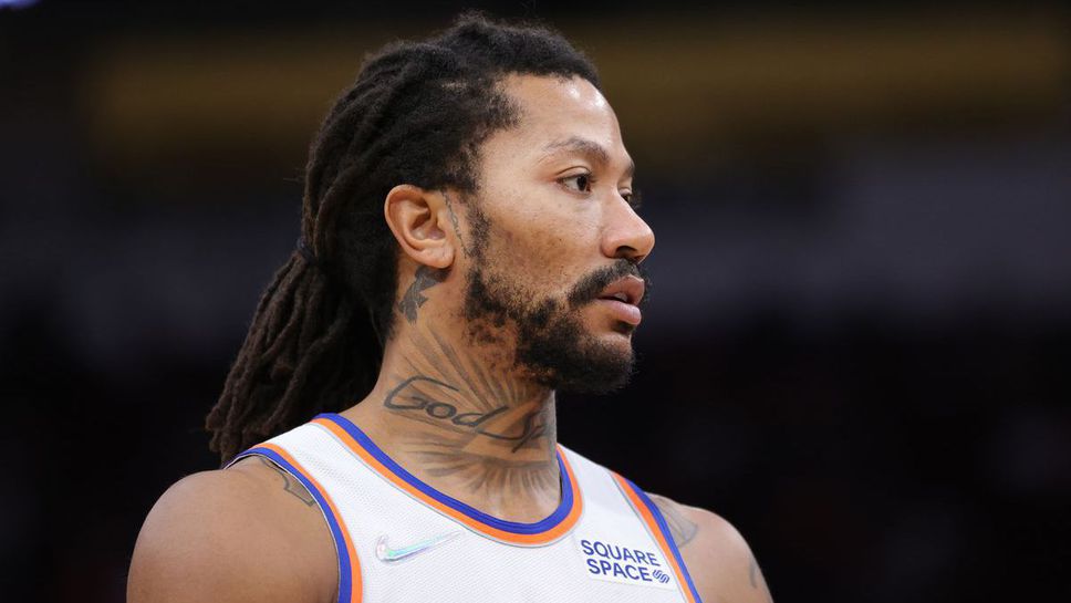 Оперираха глезена на Дерек Роуз