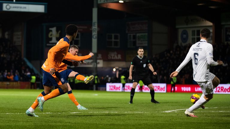 Гол на защитника Джон Лундстрам донесе важни три точки на