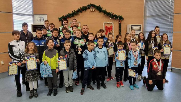 Кметът на Свети Влас Иван Николов връчи грамоти за високи