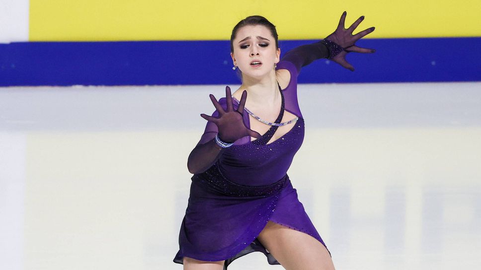 Ками́ла Вали́ева  leg Камила Валиева остана извън топ 3 в кратката програма на първенството на  Русия по фигурно пързаляне