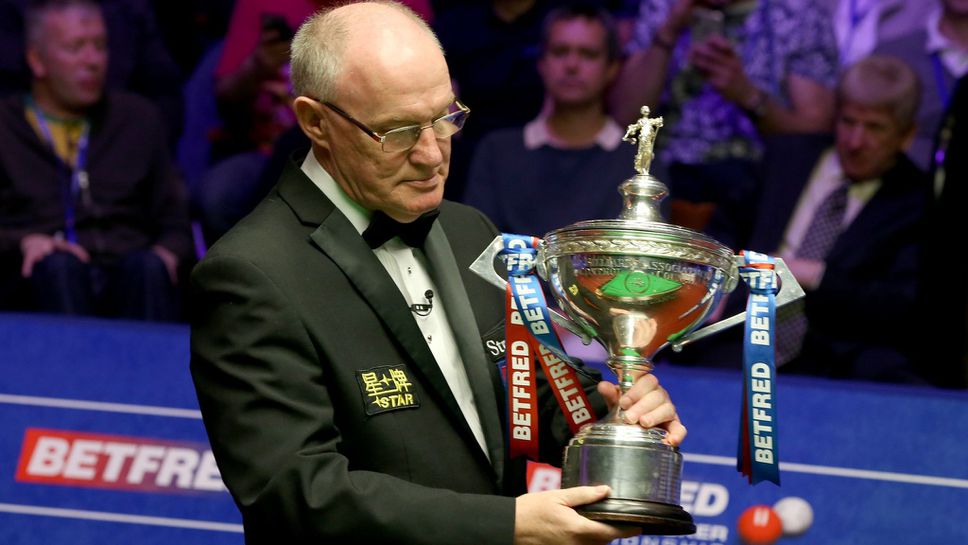 Лио Скълиън един от най опитните официални лица в снукъра