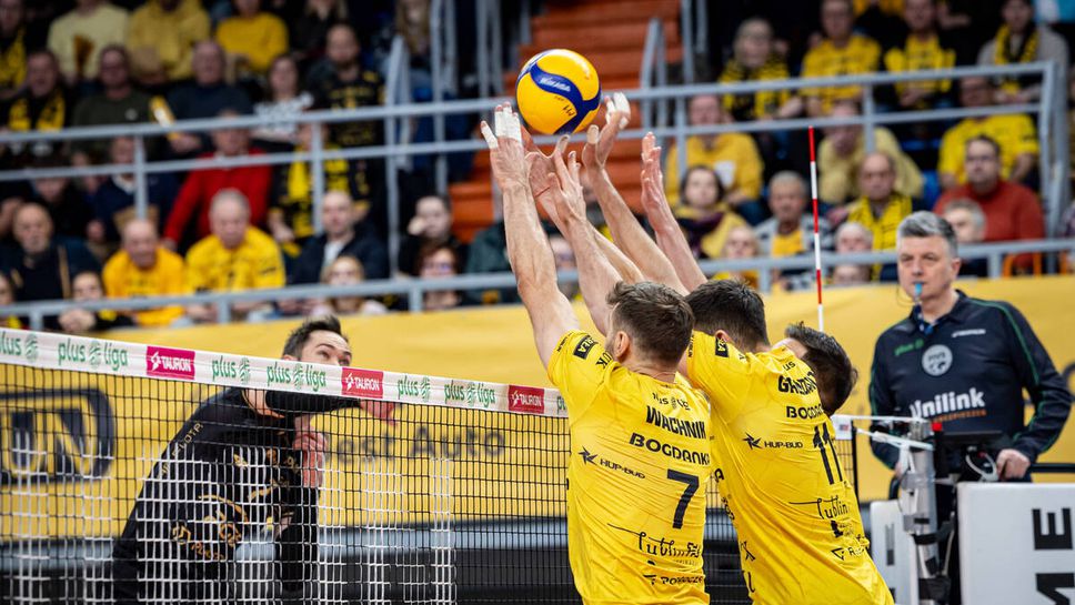 Капитанът на националния отбор на България Алекс Грозданов и шампионът