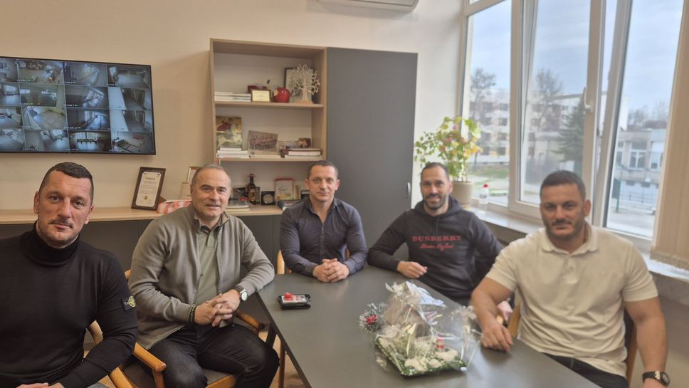 Изпълнителният директор на ЦСКА Вангел Вангелов спортният директор Бойко Величков