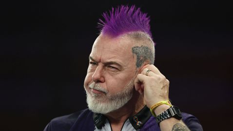 Още сериозни имена са аут от Световното по дартс