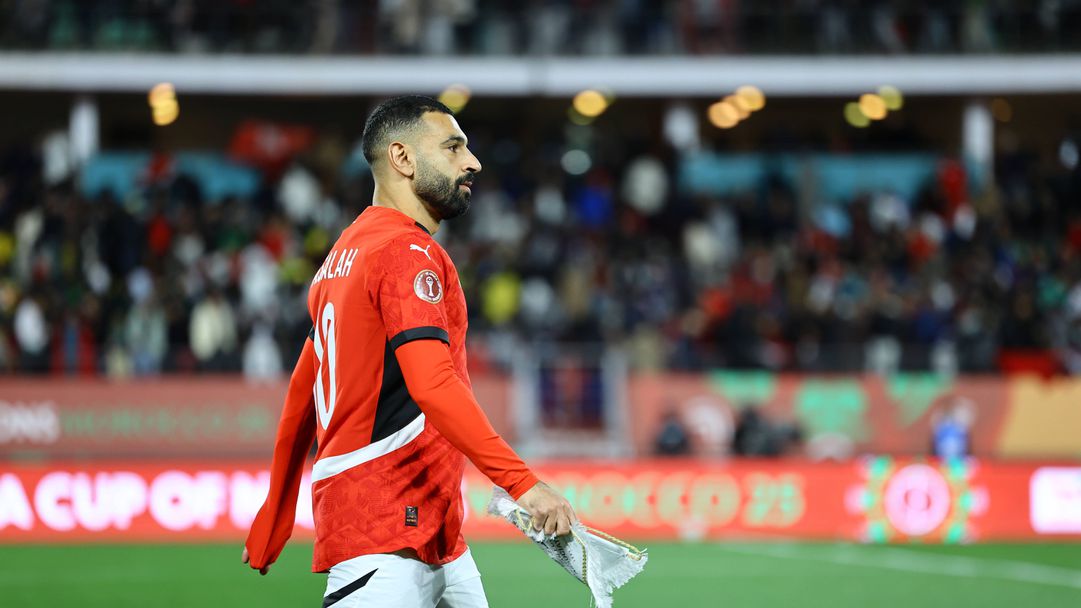 Дори Салах не помага в Африка: пуснаха феновете без пари заради празен стадион