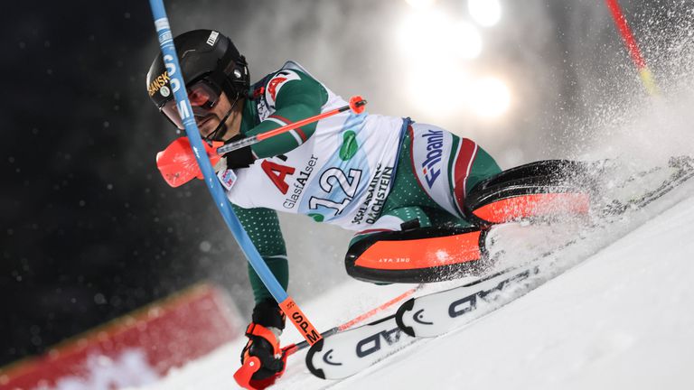 За съжаление най добрият български скиор алпиец Алберт Попов не успя да