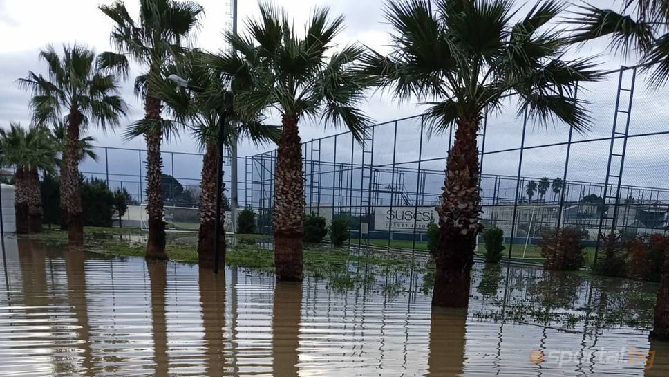 Дъжд "дави" българските отбори в Турция - вече падна една проверка