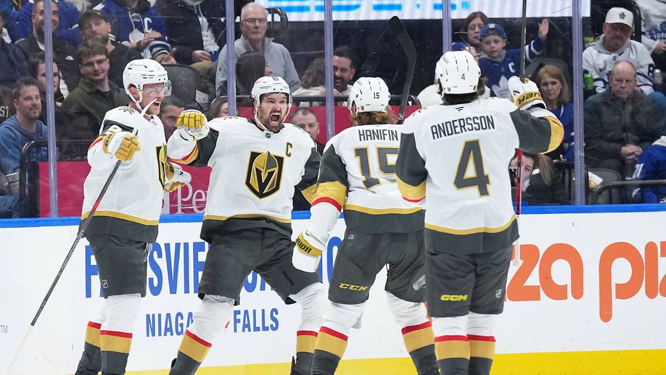 Марк Стоун вкара два гола и подаде за още един