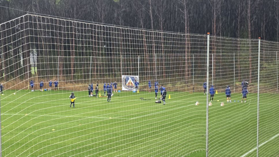 Отборът на Левски ще заложи и днес на двуразови тренировки