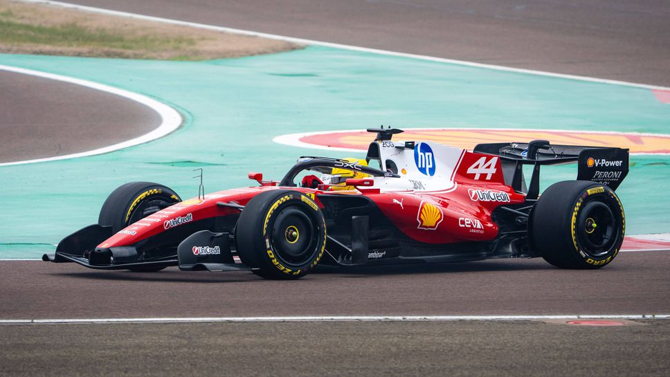 Вчера 7 кратният световен шампион Люис Хамилтън изненадващо спря на