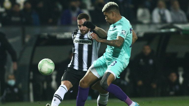  ПАОК имаше потребност от дузпи, само че продължава напред 