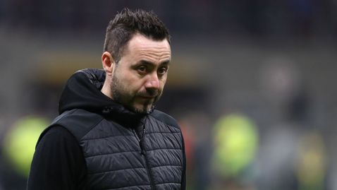  Треньорът на Шахтьор отхвърли да напусне Украйна 