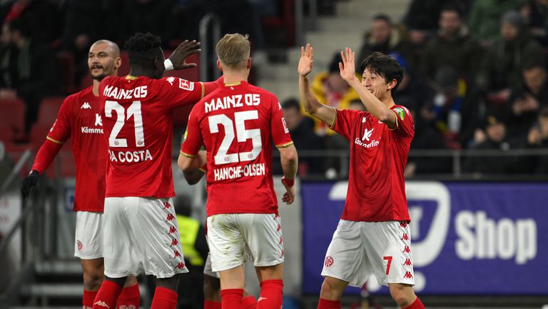 Преди седмица Борусия Мьонхенгладбах победи с 3 2 шампиона Байерн Мюнхен