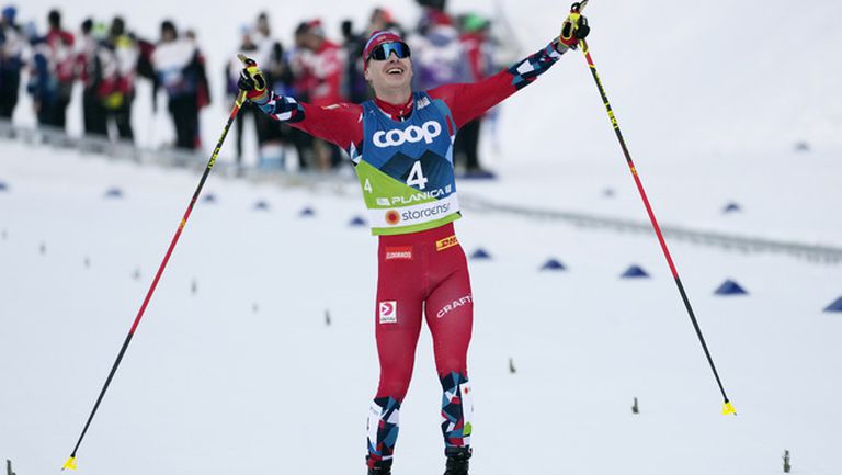 Норвежецът Симен Крюгер спечели титлата в скиатлона при мъжете по
