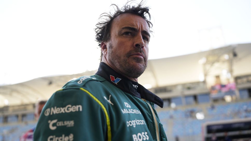 Шефът на Формула 1: Спортът ще понесе загубата на Алонсо или Хамилтън