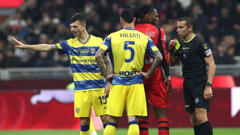 Съдийски шеф пренебрегна претенциите на Милан, но призна за ощетяване на Наполи