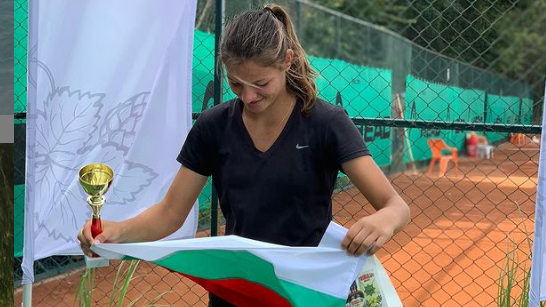 Българката Лия Каратанчева отпадна на полуфиналите на двойки на турнира