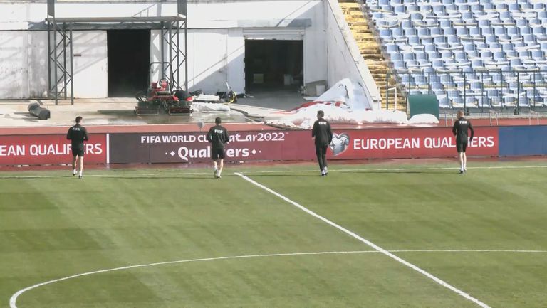 Черногорските арбитри се подготвят преди мача България - Швейцария