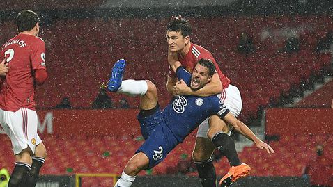 Използват неотсъдена дузпа на Магуайър за повод за дискусия за промени