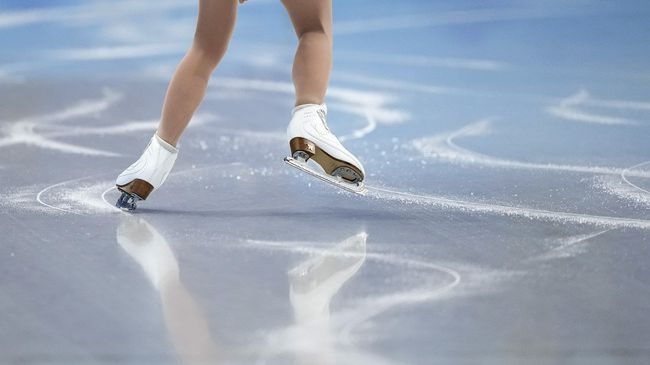 Коментатори нарекоха фигуристка "кучката от Канада",  ИСУ ги смени