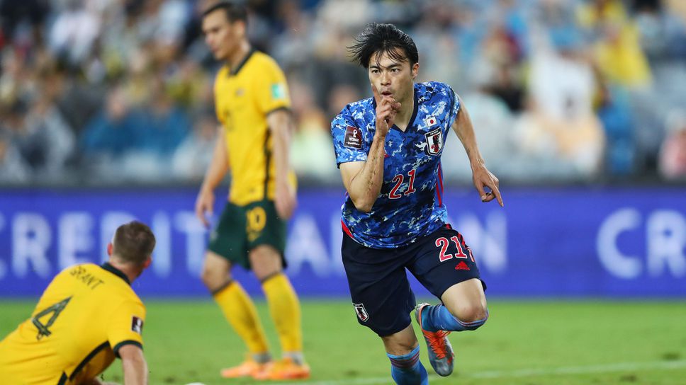 Япония срази Австралия като гост с късни голове и се класира на Световното първенство