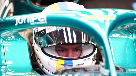 Бъдещето на Себастиан Фетел във Формула 1 зависи от развитието на Астън Мартин
