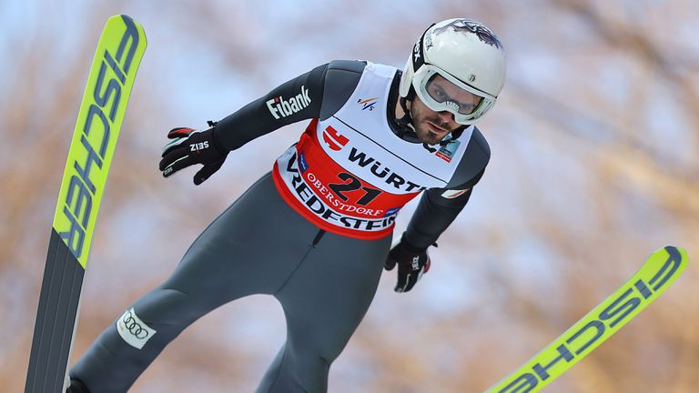 Най добрият български състезател по ски скокове Владимир Зографски се нареди