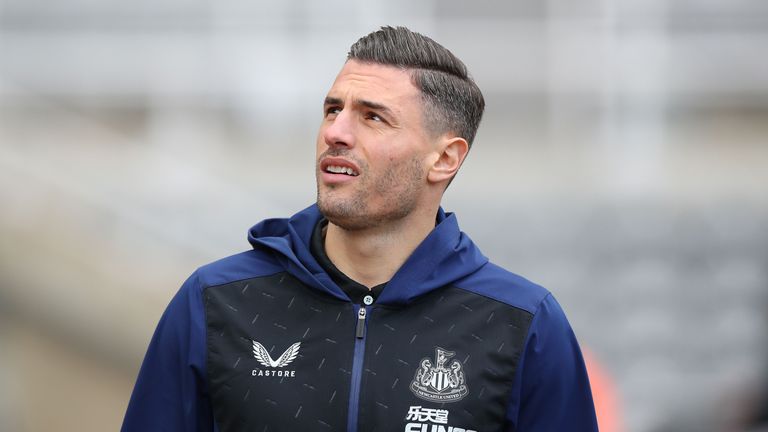 Швейцарският защитник Фабиан получи контузия на тренировка и ще пропусне