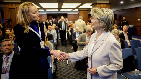  Съдът спря вписването на Весела Лечева като ръководител на БОК 