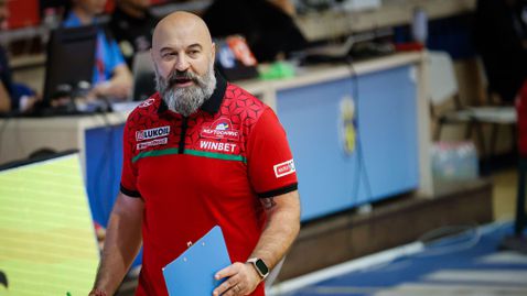 Франческо Кадеду остава начело на Нефтохимик