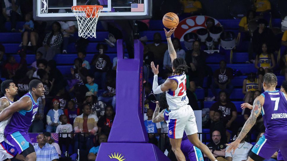 Лидерите в двете конференции на НБА спечелиха мачовете си