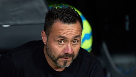 Роберто Де Дзерби е готов да поеме Тотнъм, ако клубът не изпадне