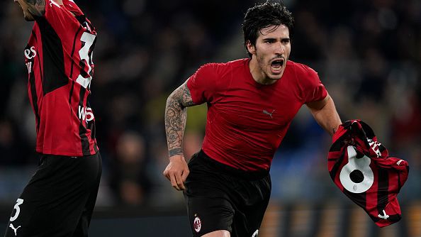 Tонали прати Милан на първото място с гол в края срещу Лацио