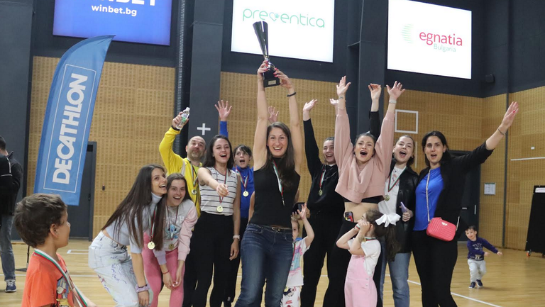 Отборите на Миньоните и Бенковски са шампионите в Любителската волейболна