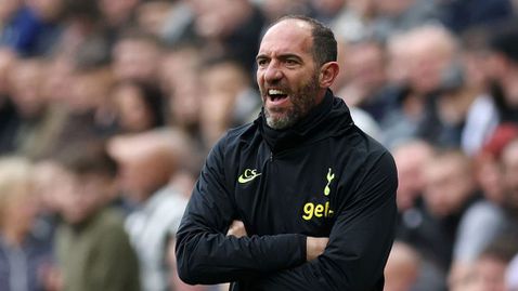  Шефовете на Тотнъм обмислят нова треньорска рокада след унижението от Нюкасъл 