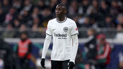  Манчестър Юнайтед е напът да изпревари Байерн (Мюнхен) в договорка за футболист на Айнтрахт (Франкфурт) 