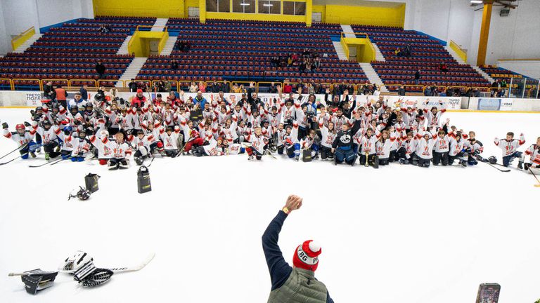 В събота се проведе първия хокеен турнир – KFC Challenge. Зимен дворец