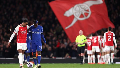 Фен на Челси шокира играчите с надпис, капитанът на "сините" му отговори след погрома от Арсенал