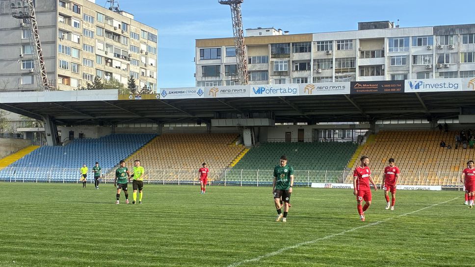 Нефтохимик и ОФК Хасково не вкараха гол