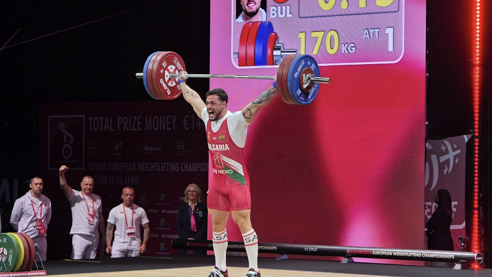 Състезанието започна: Отлично начало на Карлос Насар