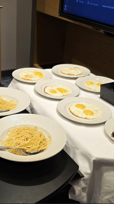 10 яйца и пет порции спагети - вижте закуската на Карлос Насар