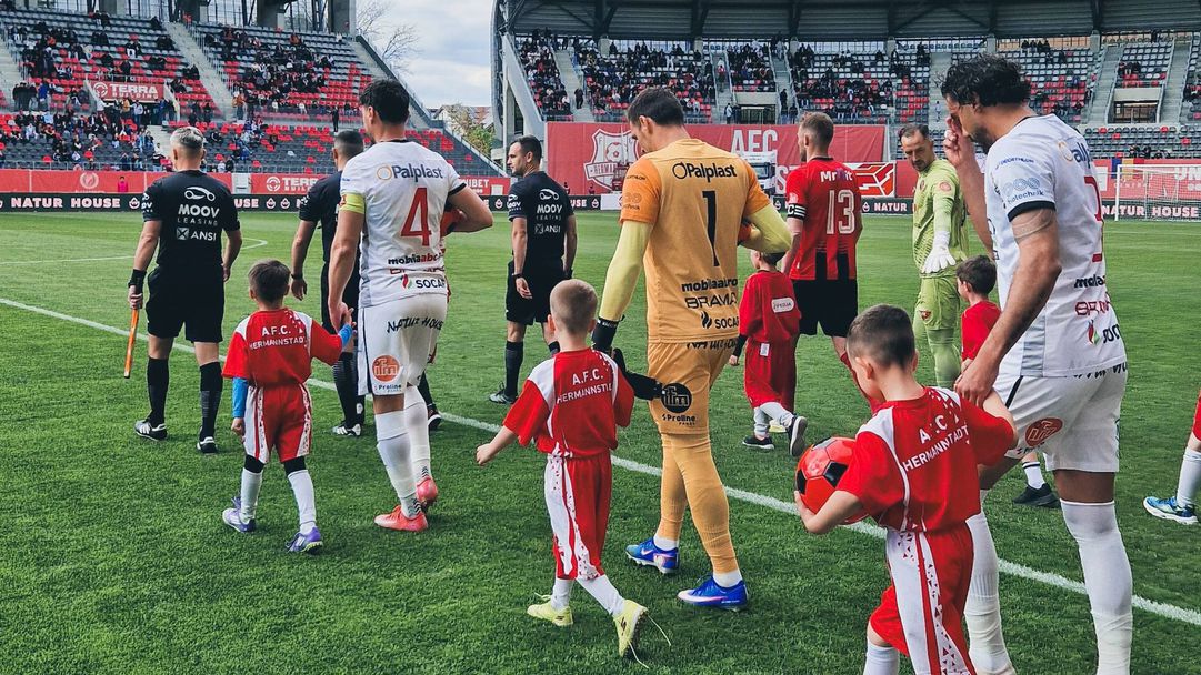 Българите не играха при равенство на Херманщат