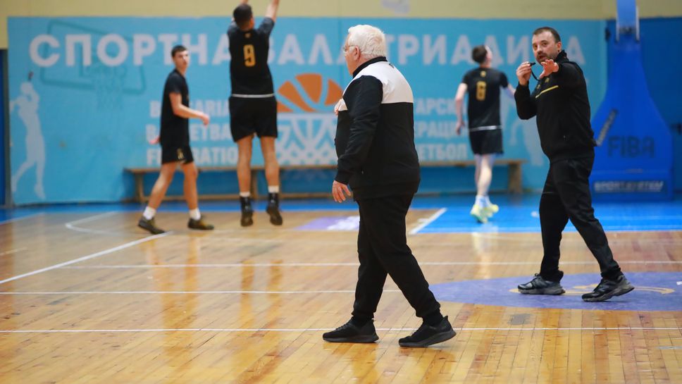 БФБаскетбол с детайли за националния лагер за подрастващи, воден от Пини Гершон и Людмил Хаджисотиров