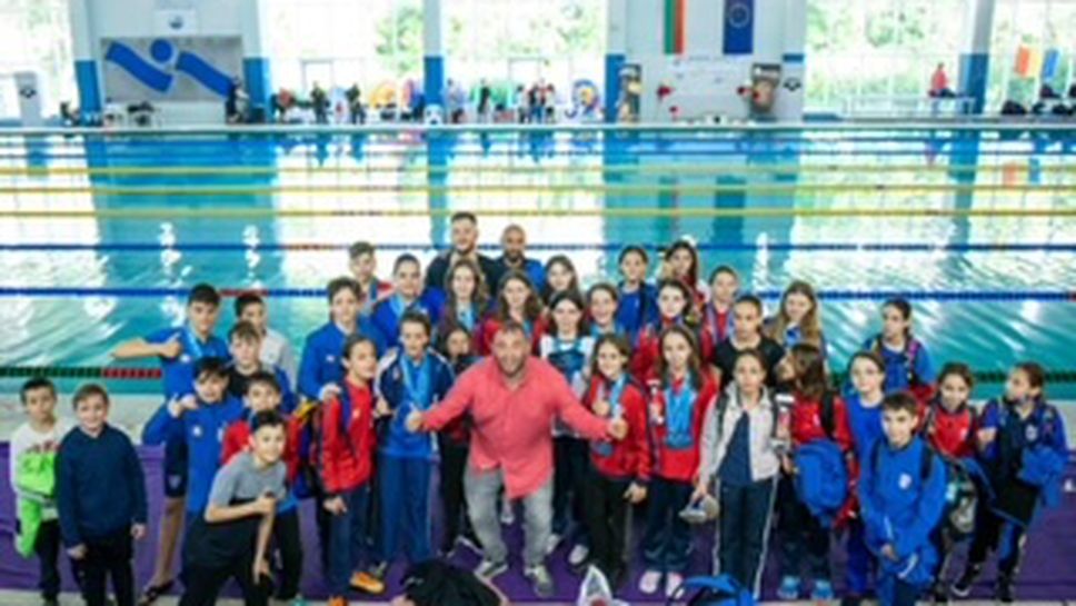Румънци спечелиха отборната титла на Swimming Talent Cup