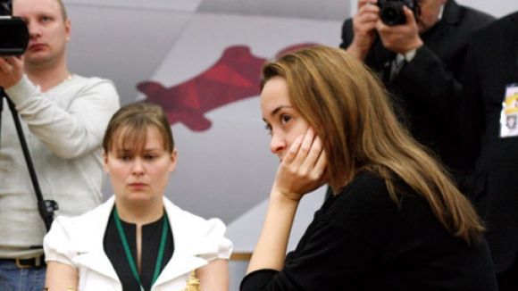 Антоанета Стефанова загуби партията си от третия кръг в Гибралтар