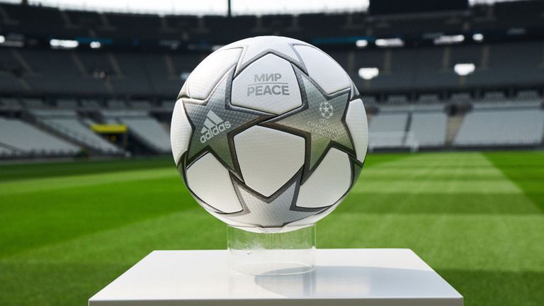 Топката за финала в Шампионската лига ще "носи" послание за мир